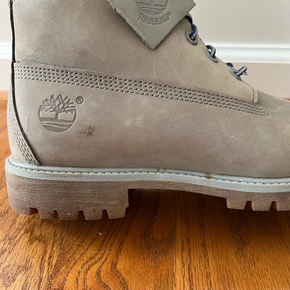 Grey/taupe Timberland boots - Picture 10 of 11